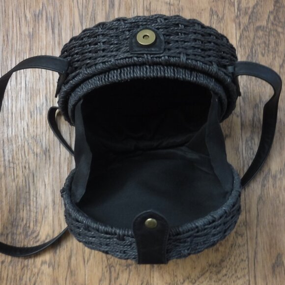 Word Market Made of 100% Paper Black Crossbody Bag - Picture 7 of 8